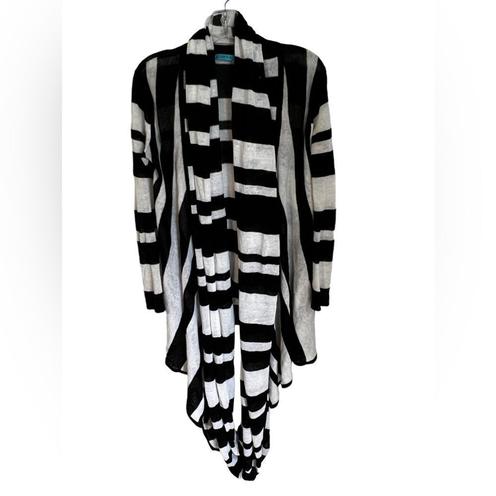 Alice + Olivia Dezi linen wraparound cardigan ✨